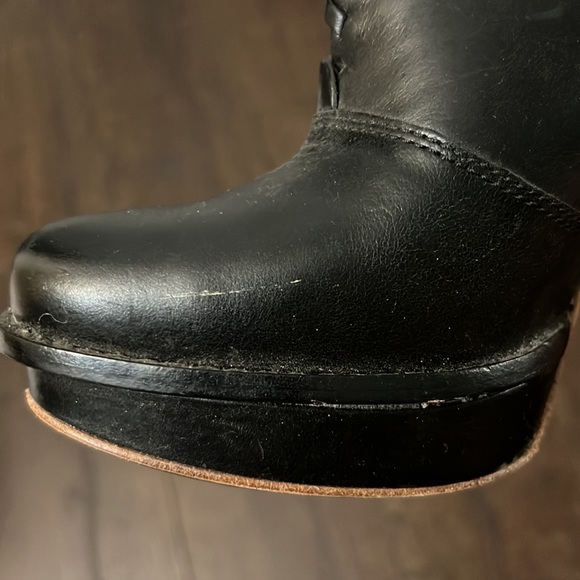 Used UGG Women's Jamison Black Leather Ankle Boot/Bootie - Picture 5 of 6